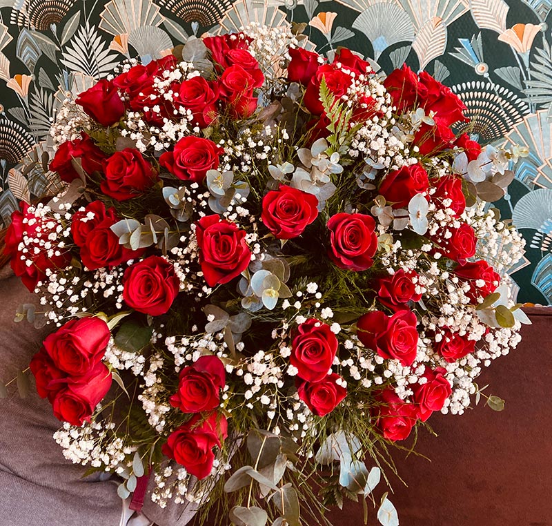 Bouquet de fleurs pour dire je t’aime, personnalisé avec soin par Pom’Violette