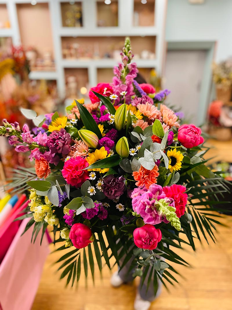 Création florale unique pour la Saint-Valentin, réalisée par Pom’Violette