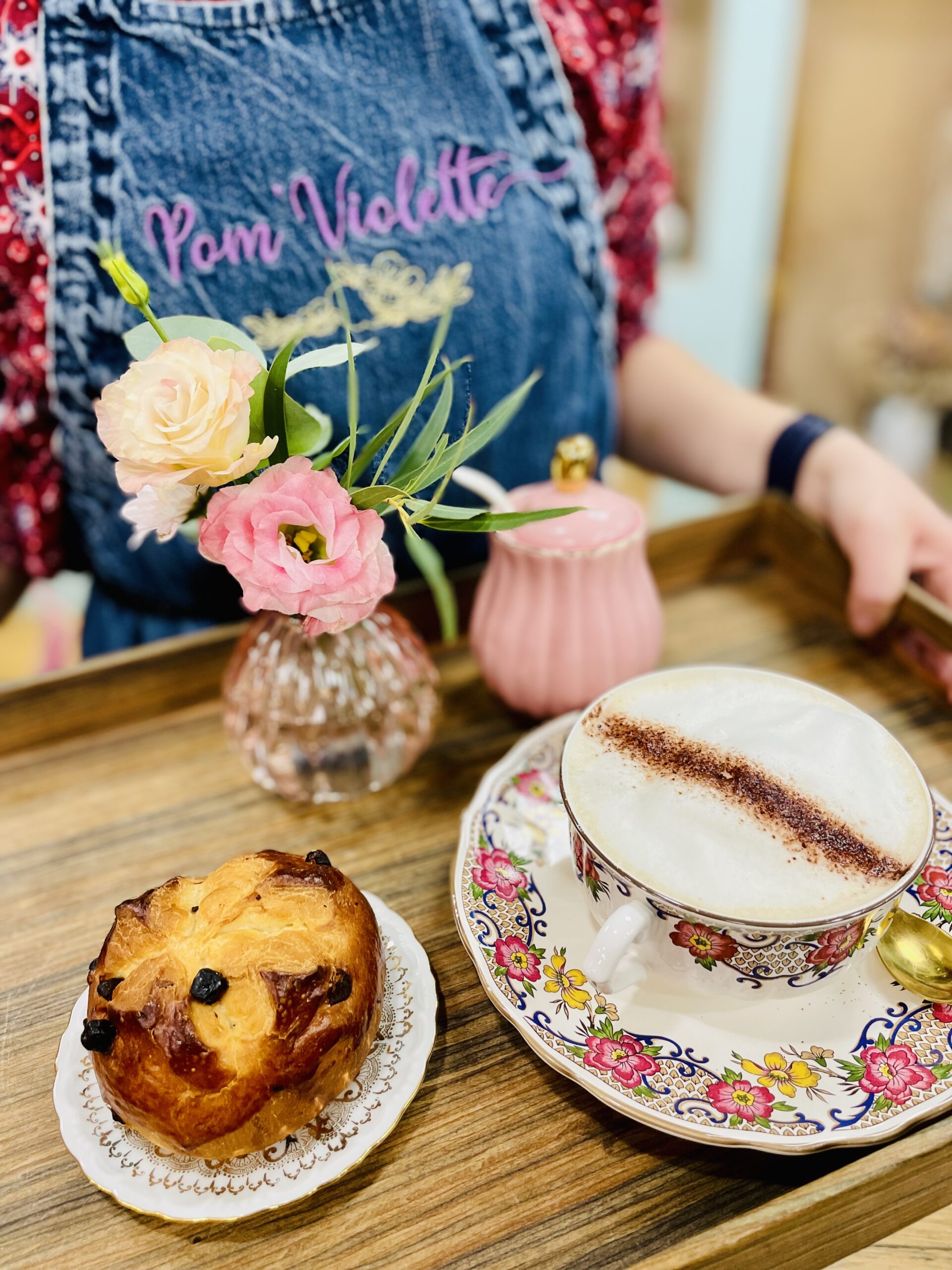 cafรฉ fleurs Pom Violette